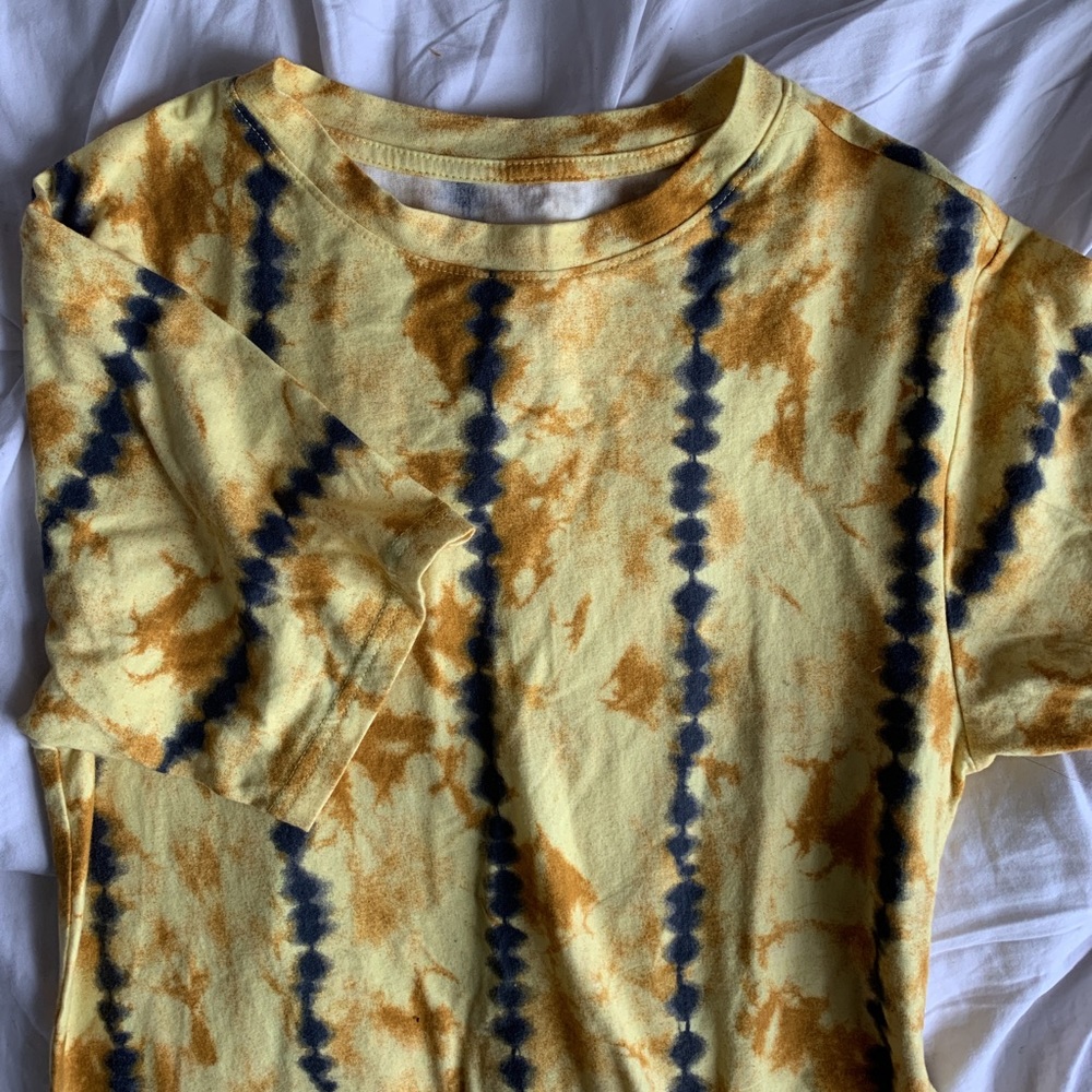 tie dye yellow shirt